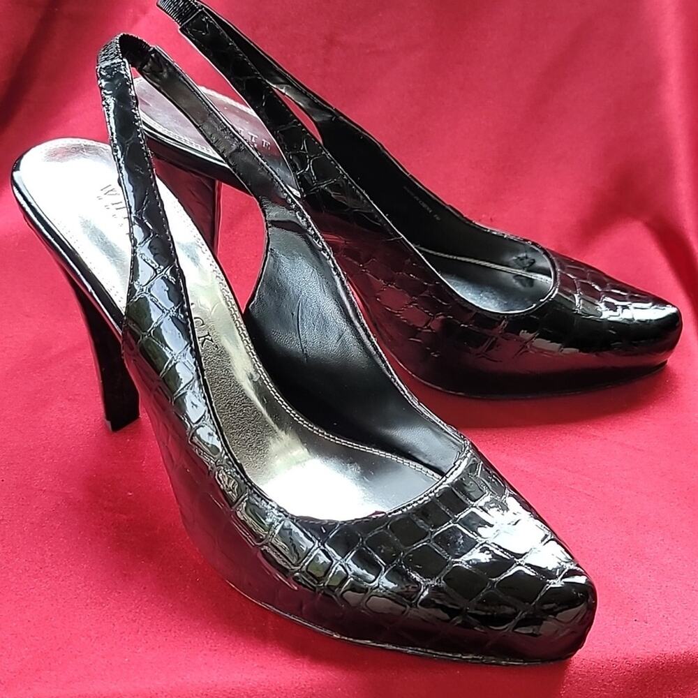 WHBM sz9 Alligator print patent leather slingback pump.